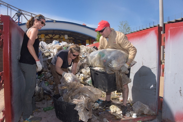 Coke Volunteers in Saint Louis