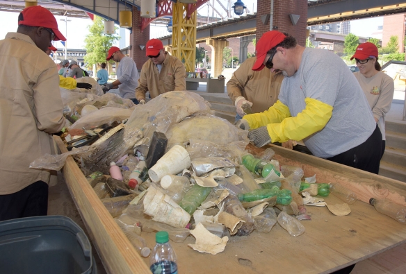 Coke Volunteers in Saint Louis