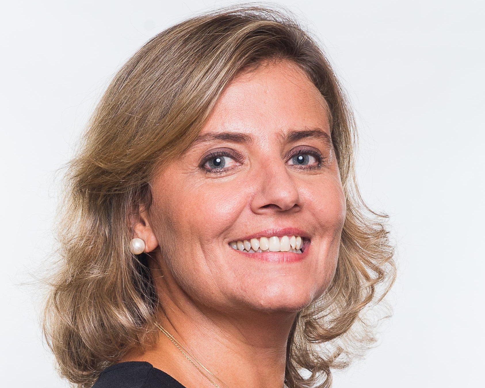 Headshot of Claudia Lorenzo