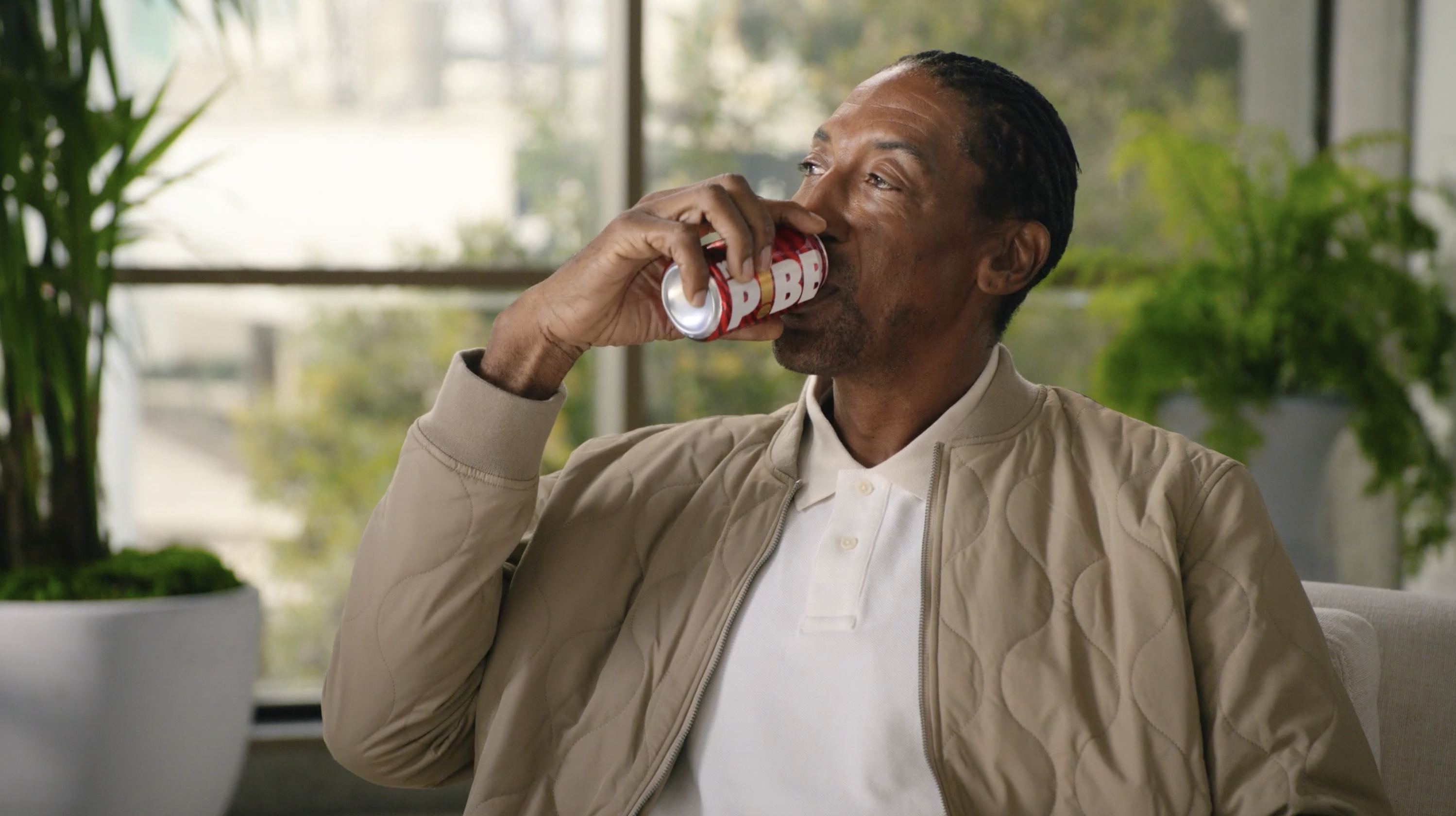 Scottie Pippen drinking Mr. Pibb