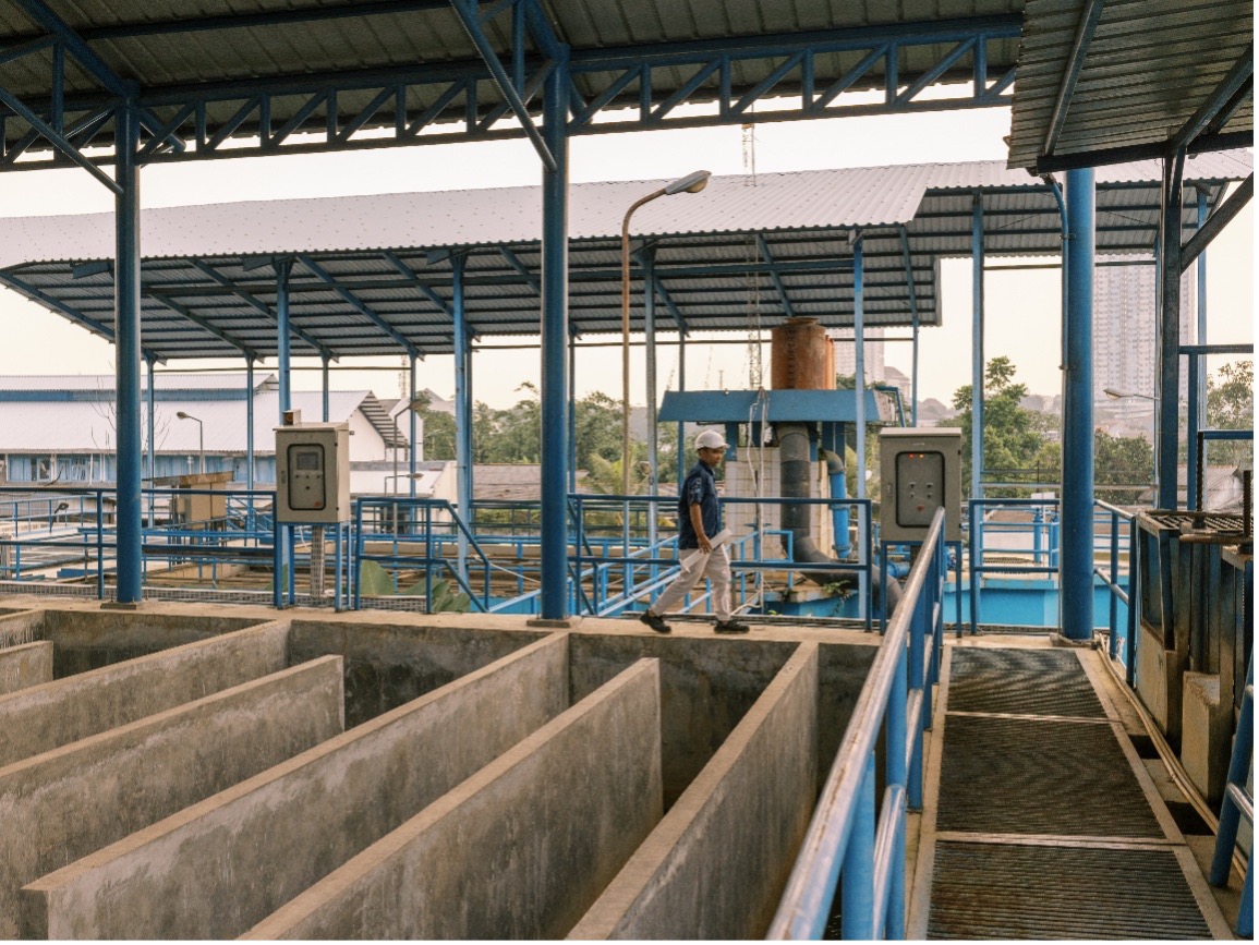 A man walking though an Image H2O facility.